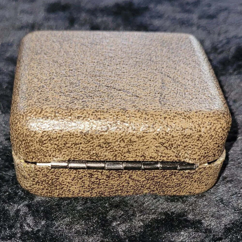 1/5 10K Gold Vintage "Fisher" Lapel Pin - Picture 4 of 7